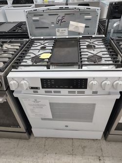 $1209 GE Gas slide in with Convection and airfry