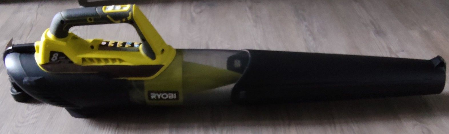 Electric leaf blower