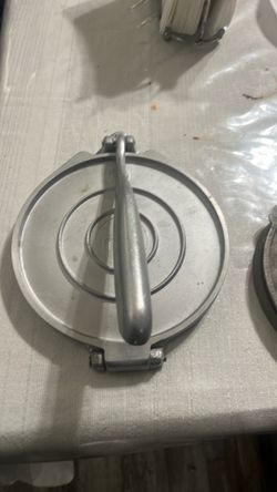 Tortilla press