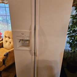 Refrigerator 