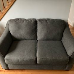 Love Seat- Mint Condition 