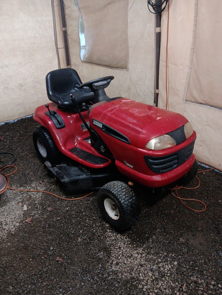 Craftsman's riding Lawn Mower 