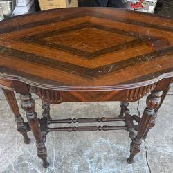 Antique Vintage Carved Side/end Parlor Table