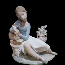 LLADRO "ROSALINDA" 1983 FIGURINE
