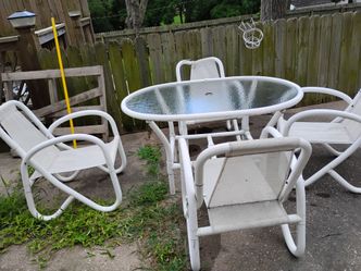 Tempered glass table,one chair needs to be fixed