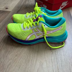 ASICS Sneakers