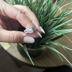 14K White Gold Diamond Ring 