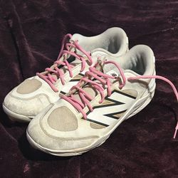 New Balance Plastic Spike Baseball Cleats