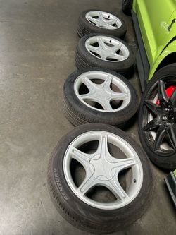 99-04 Mustang GT 17x8 wheels and new tires $525