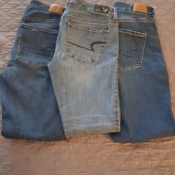 Vendo 3 Pantalones  American Eagle Zize 4-6