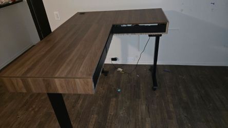Electric Height-Adjustable L-Shaped Standing Desk