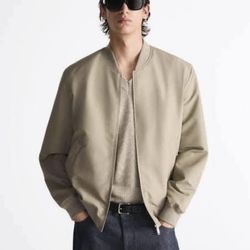 Men’s ZARA basic bomber jacket size Small