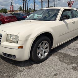 2005 Chrysler 300 touring, 132k Miles, Leather, Clean Title, CASH PRICE!
