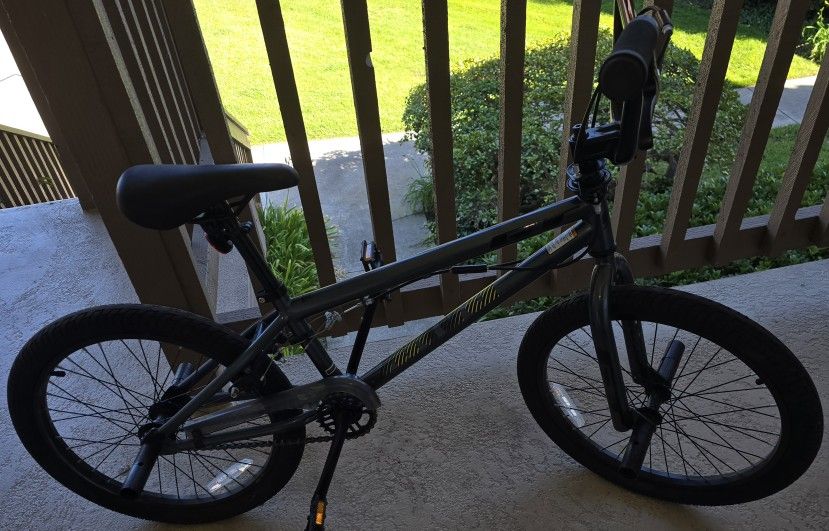 Kid's  stunt bike for sell