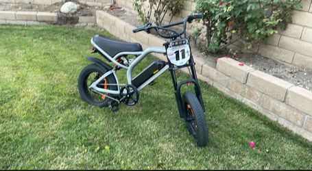 HikeepK-6 mini E bike trades or selling for 700$