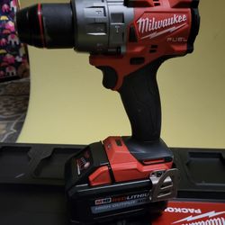 Milwaukee Tool M18 Fuel Hammer Drill Driver w/ XC 8.0 Red Lithium Battery