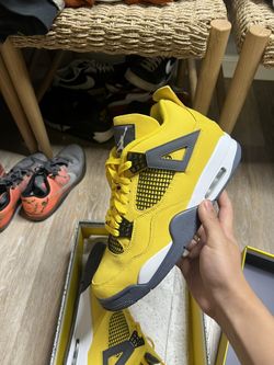 Jordan 4 Lightning Size 10 Men 