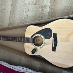 Yamaha F335 Acoustic Guitar