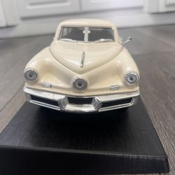 Diecast 1/18 Scale Road Legends 1948 Tucker Torpedo 