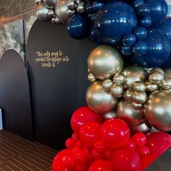 Balloons And Walls 