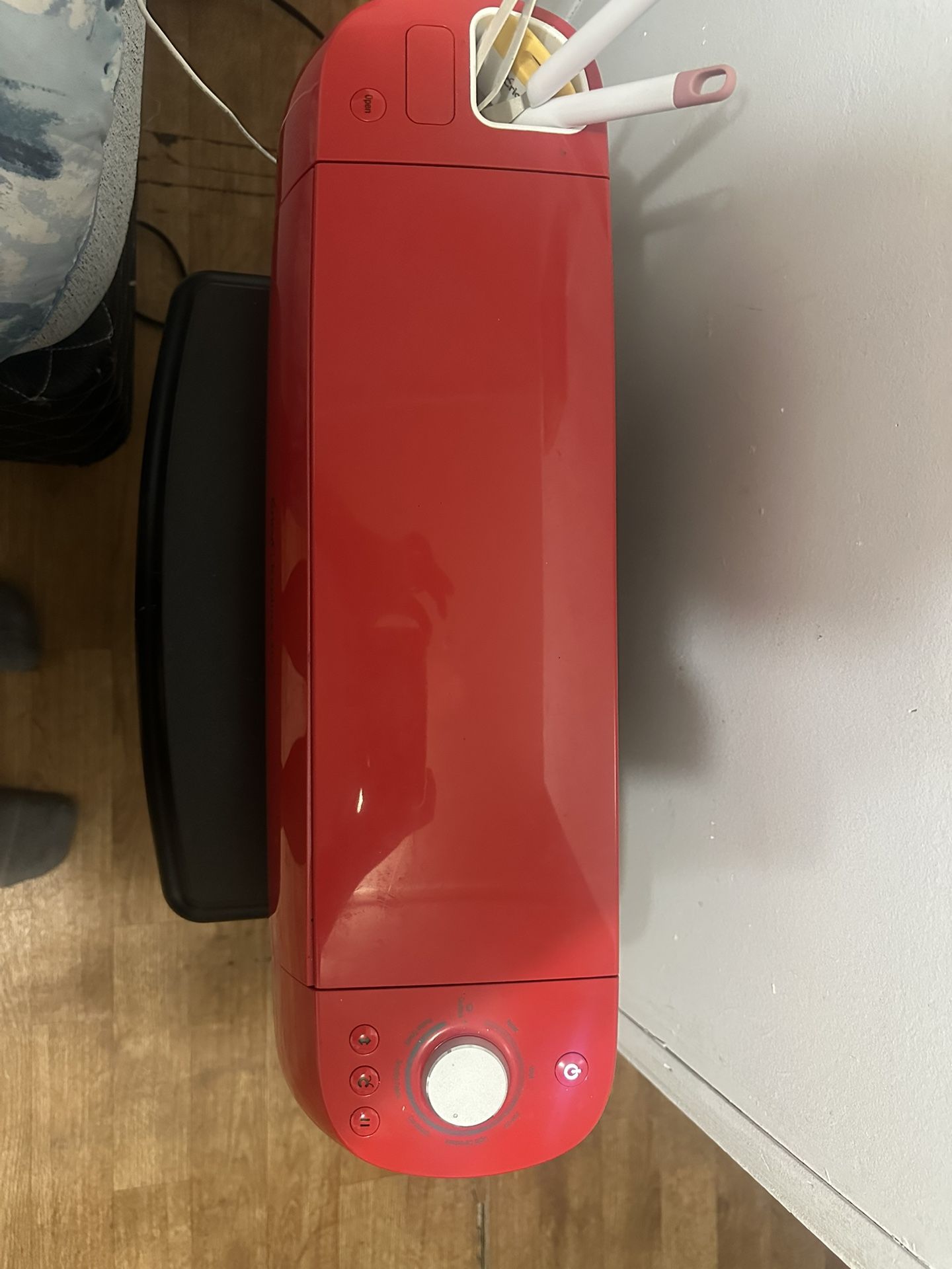 Cricut Cutting machine & Cricut Iron