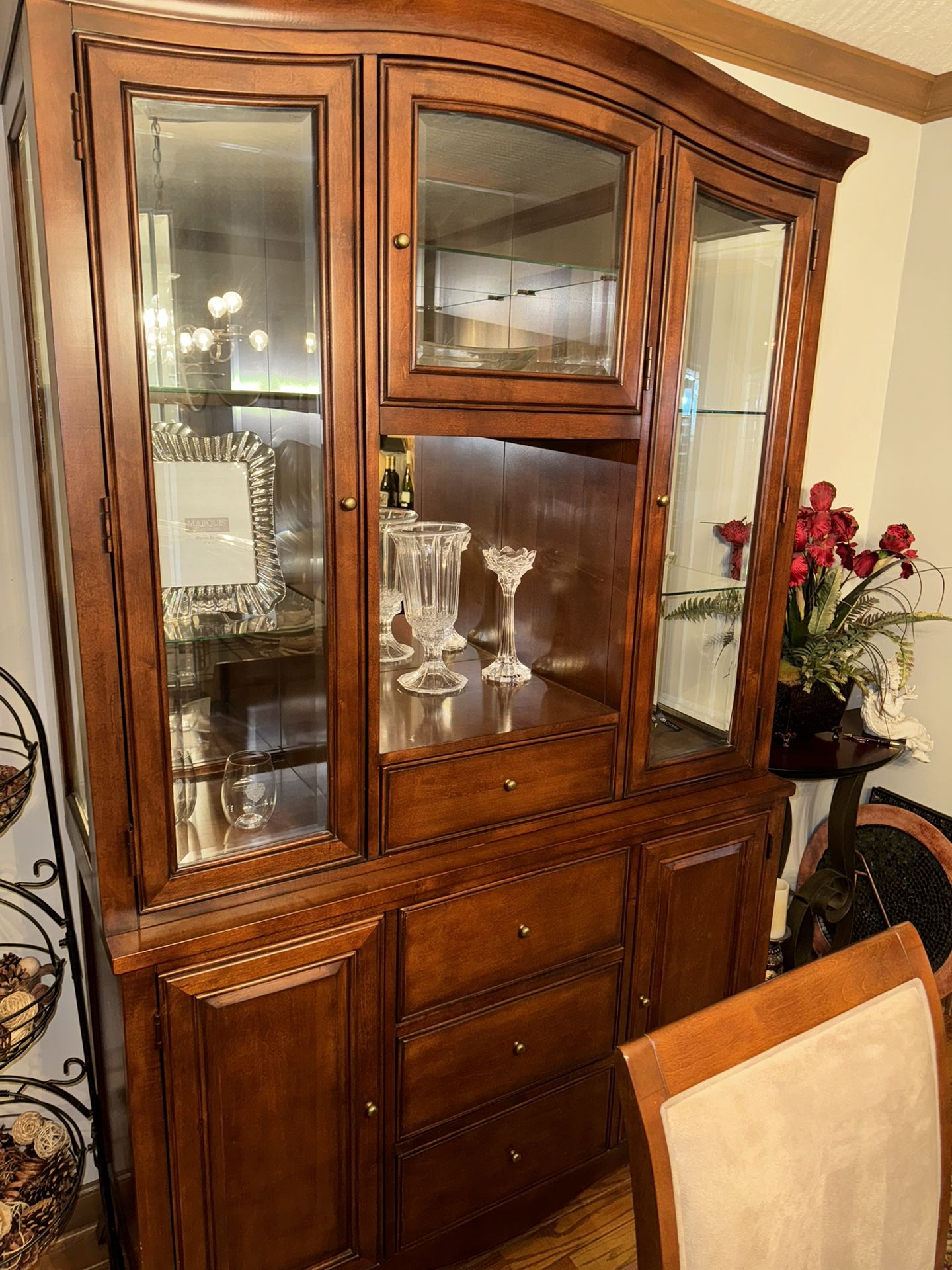 China Cabinet And Dining Table 