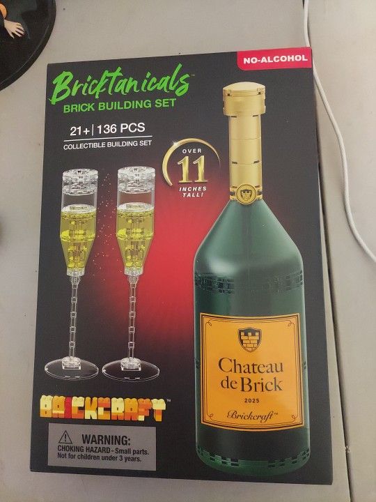 Bricktanicals Chateau DE Brick. Brick Building Set 136pcs