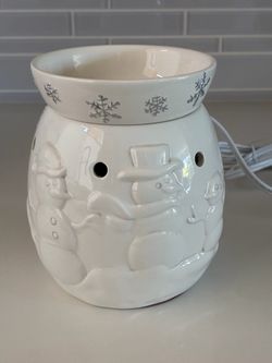 Scentsy Wax Warmer Snow Day With Snowmen & Snowflakes
