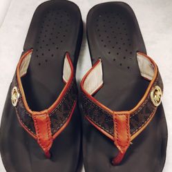 Like New Michael Kors Flip Flops Size 6