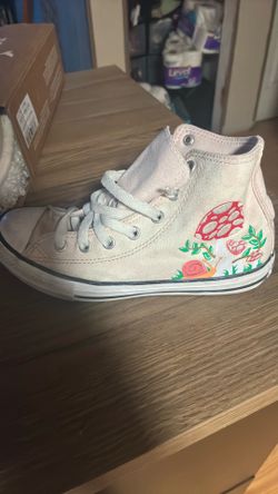 Girls shoes  converse