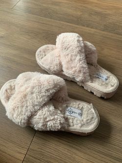 Slippers size 7-8