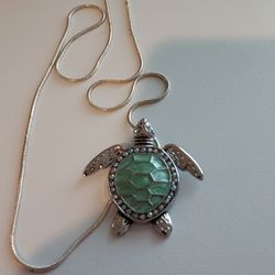Sea Turtle Pendant Necklace Tortoise Silver Tone Jade Color Stone Rhinestones