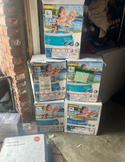 Intex Swimming Pool. Easy Set Pool