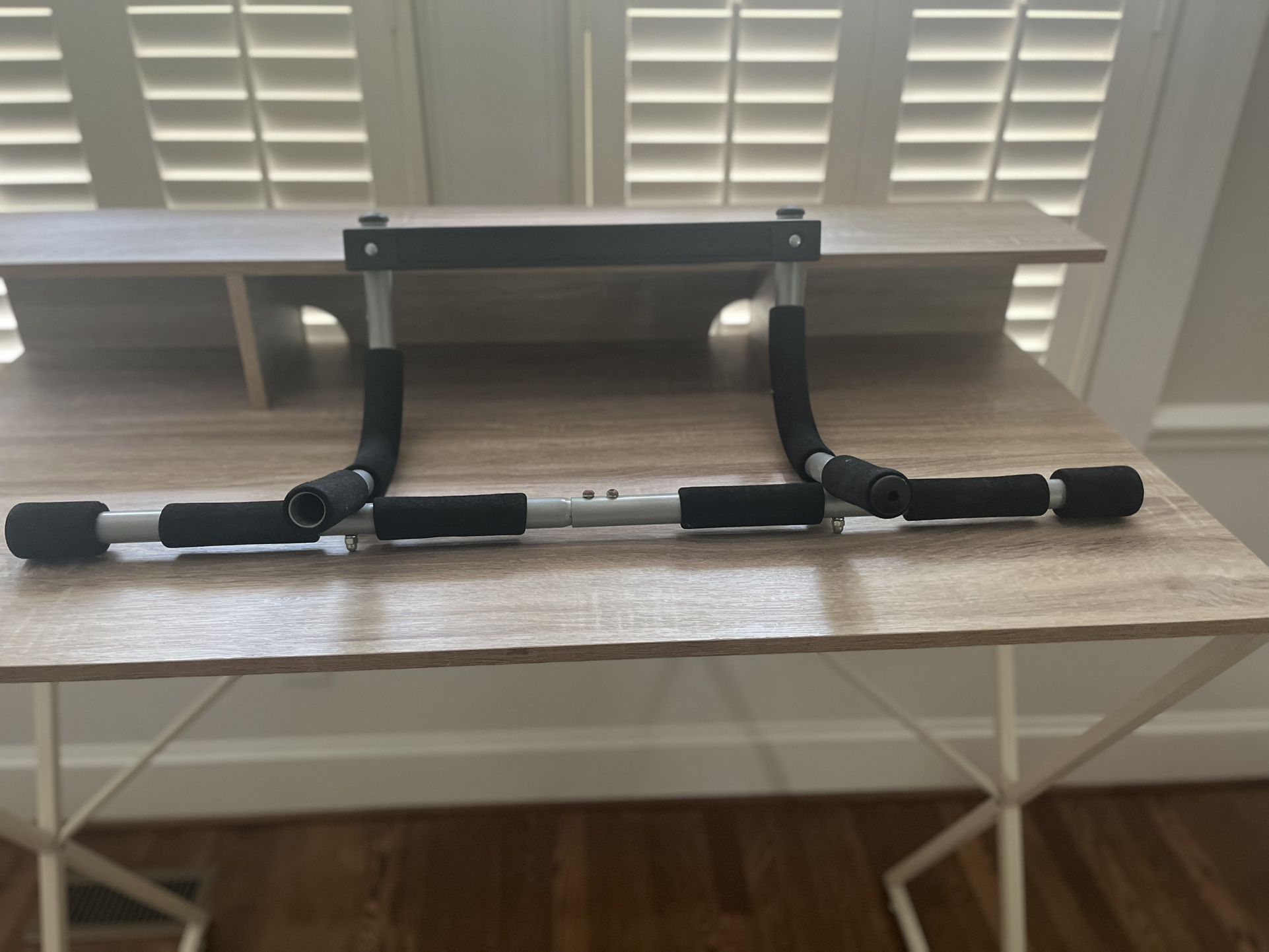Retro Pull Up Bar