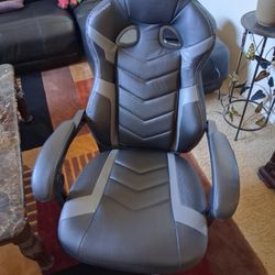 RESPAWN 110 Pro Gaming Chair