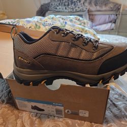 Hi-TEC    HAVE HI TOP. ALSO