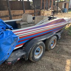 Ski Boat with Two Axel Trailer 
