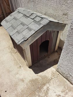 FREE DOG HOUSE
