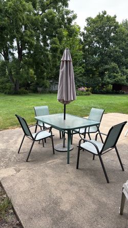 Glass Top Patio Set 4 Chairs+ Table+ Umbrella