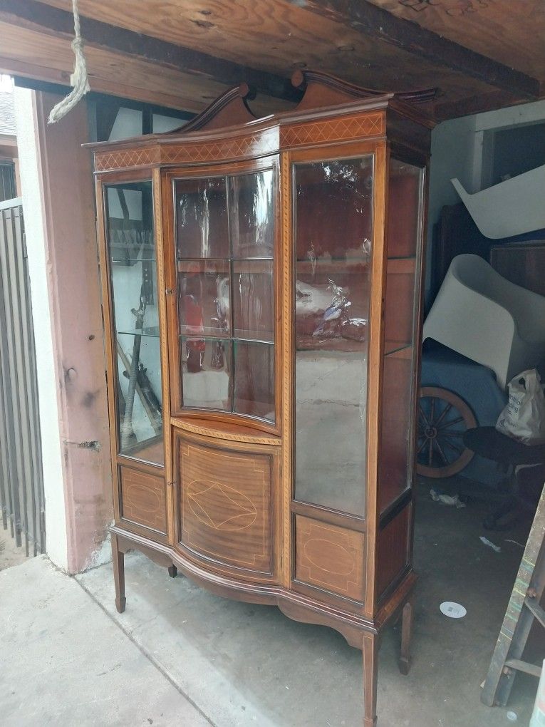 VINTAGE CHINA CABINET