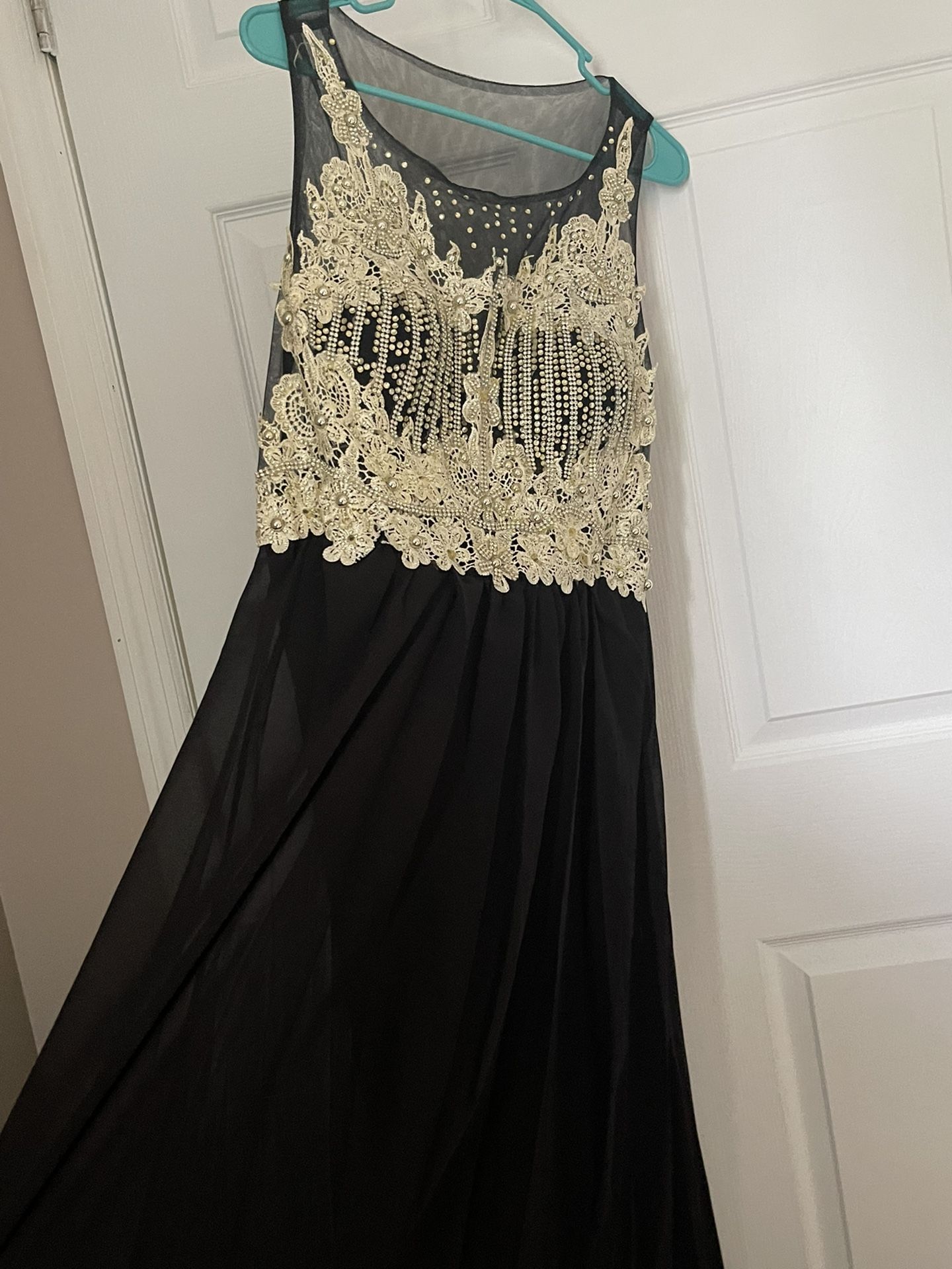 Prom dress black gold Size large ,new