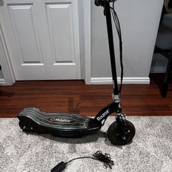 Electric Razor Scooter With Charger