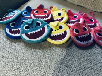 BABY SHARK MINI COIN BAGS