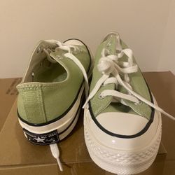 Converse Size Men 6 Women 8 