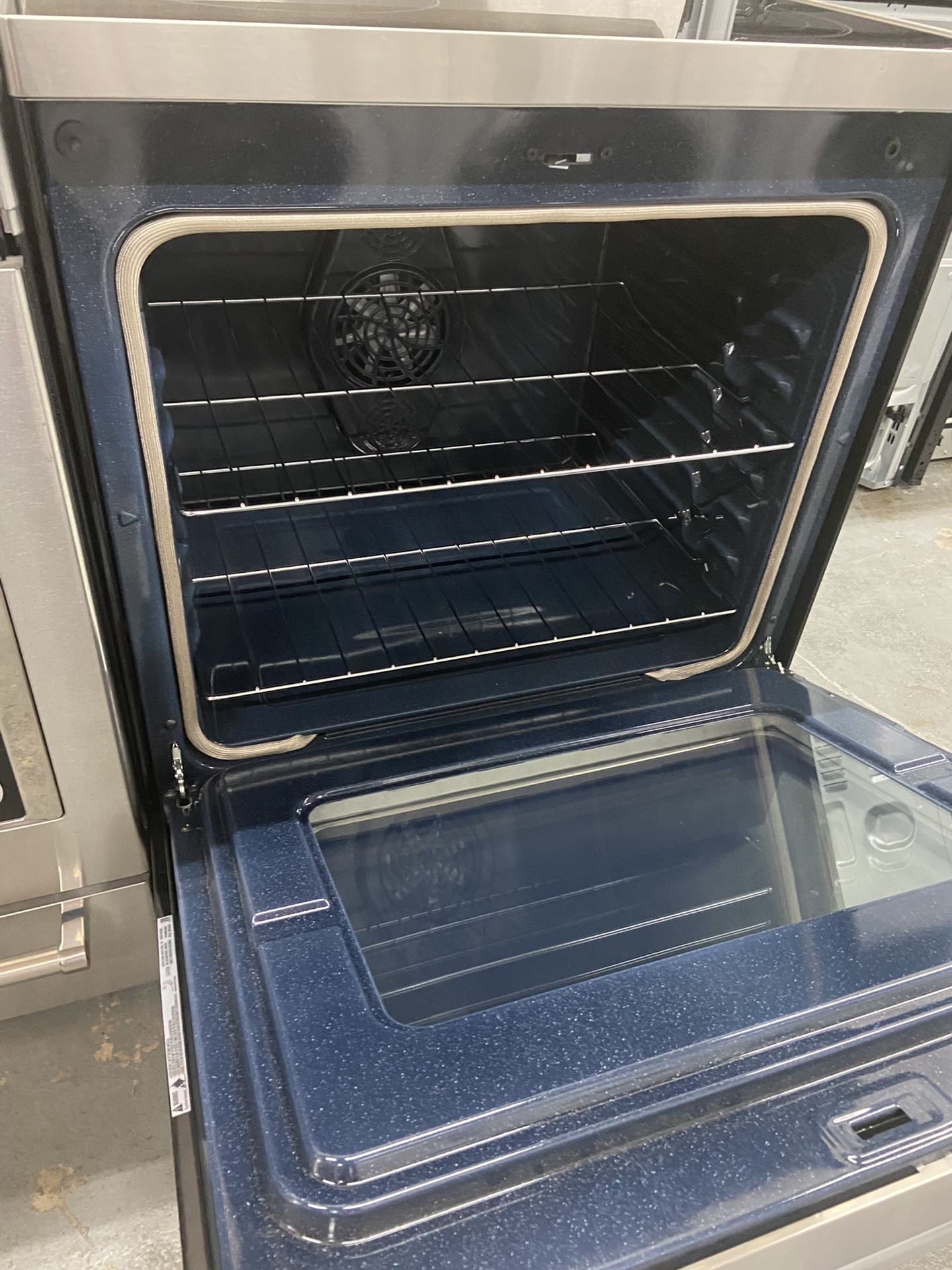 Samsung Electric Stove, New Scratch And Dent for Sale in Glen Burnie