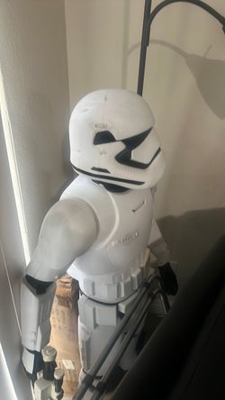 4”11 tall Star Wars collectors