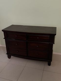 Dark Wood 6-Drawer Dresser