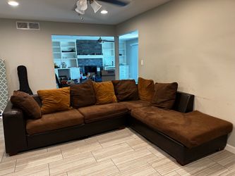 Couch set