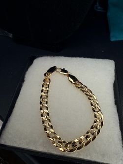 Gold bracelet