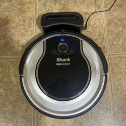Shark ION 720 Silver Robot Vacuum Cleaner Model RV720
